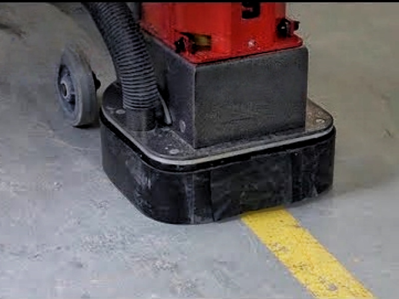 Eliminación de pintura de líneas con herramientas de diamante